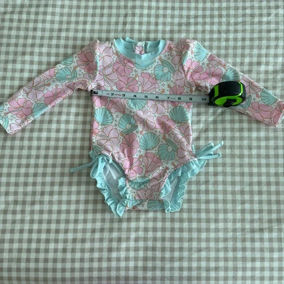 Caden Land family matching swimwear set - Picture 5 of 17
